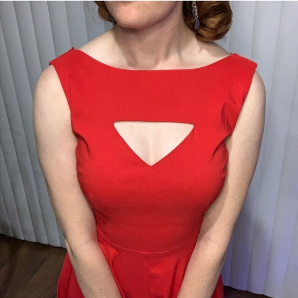 Bettie Page Jazmine Keyhole Pinup Red & White
Dress Swing Dancing - Picture 5 of 10